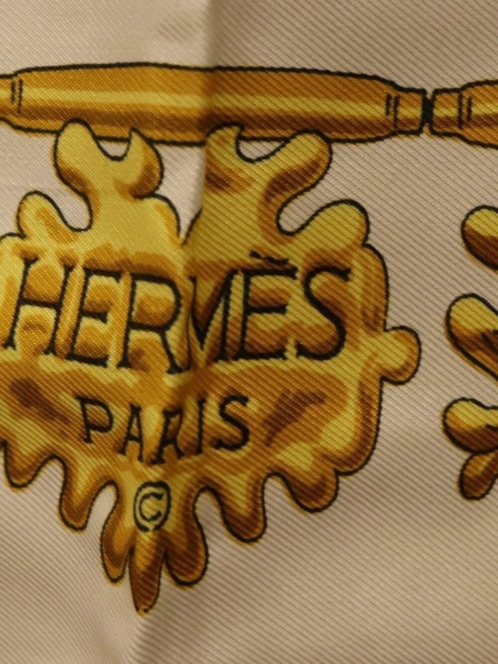HERMES Carre 90 Scarf ""LES CAVALIERS D'OR"" Silk White Auth 181286 - Picture 9 of 16